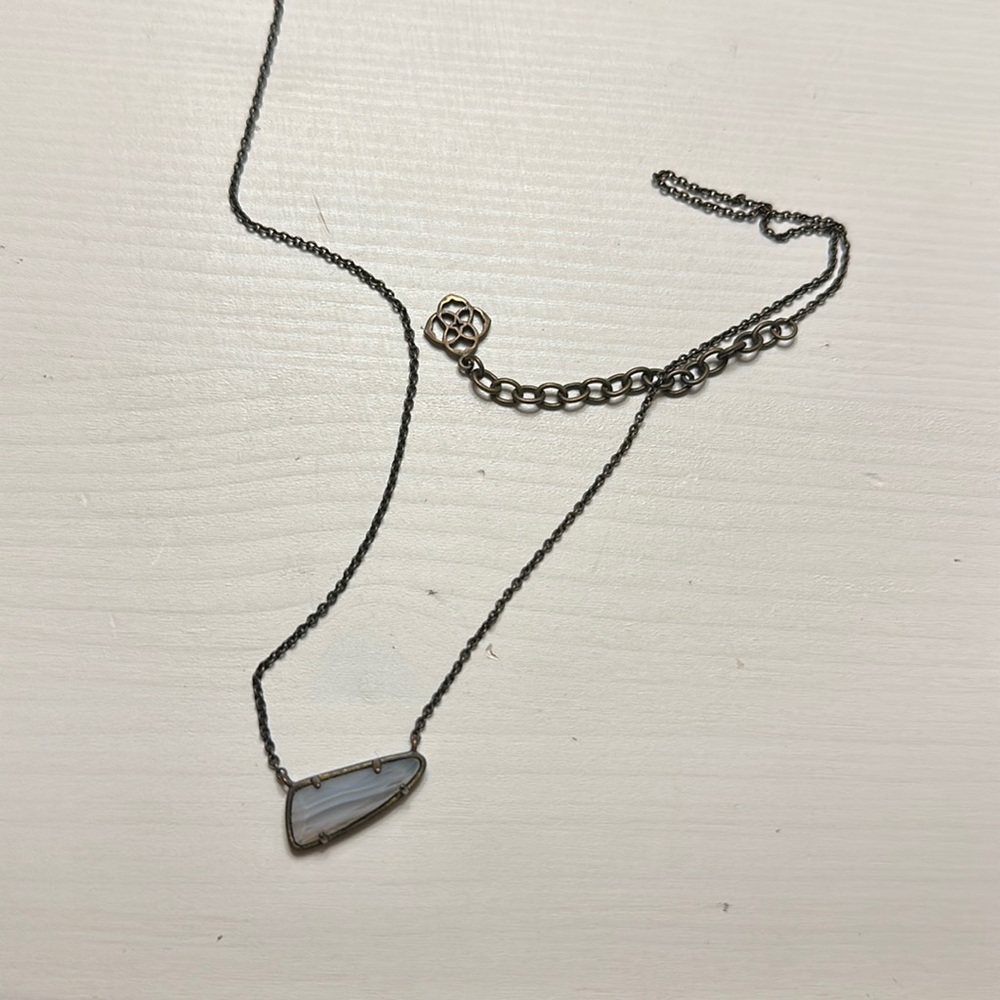 Kendra Scott Etta Pendant Necklace In Grey